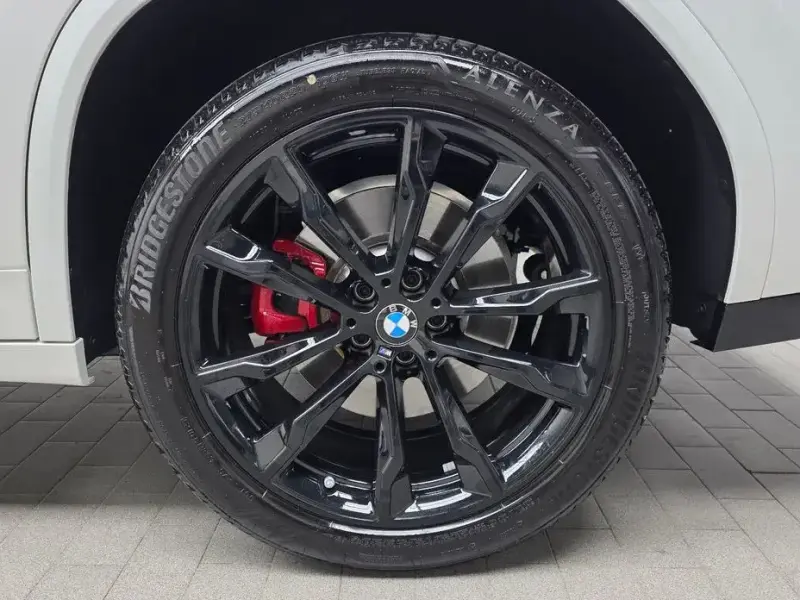2025 BMW X4 с пробегом 11 242 км