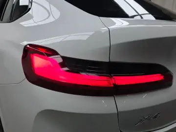 2025 BMW X4 с пробегом 11 242 км