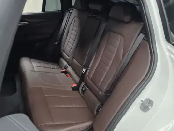 2025 BMW X4 с пробегом 11 242 км