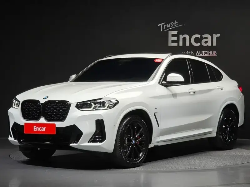 2025 BMW X4 с пробегом 12 573 км