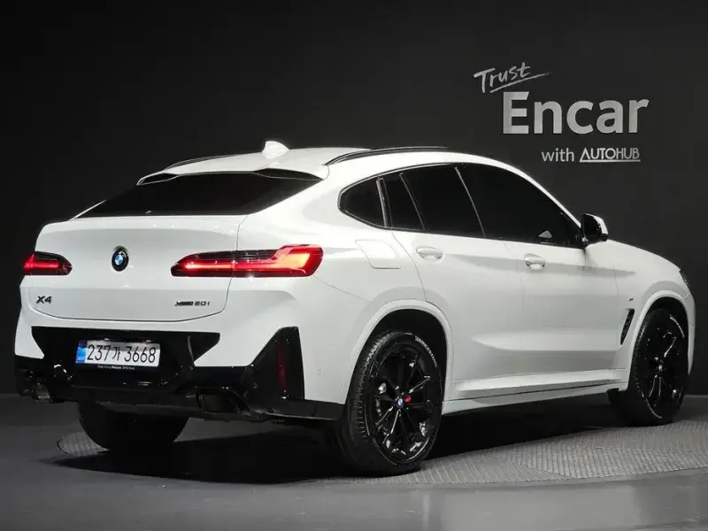 2025 BMW X4 с пробегом 12 573 км