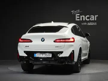 2025 BMW X4 с пробегом 12 573 км