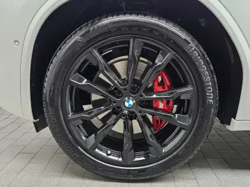 2025 BMW X4 с пробегом 12 573 км