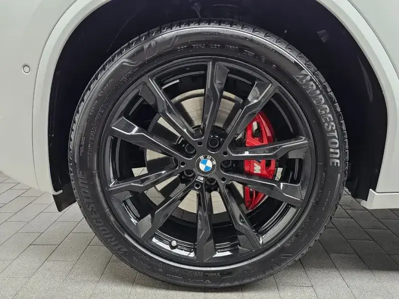2025 BMW X4 с пробегом 12 573 км