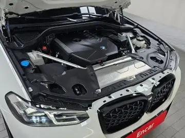 2025 BMW X4 с пробегом 12 573 км