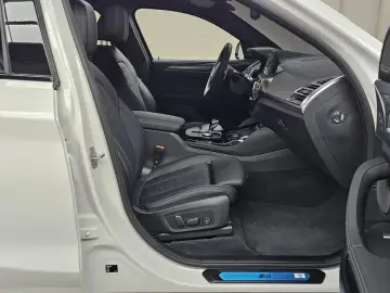 2025 BMW X4 с пробегом 12 573 км