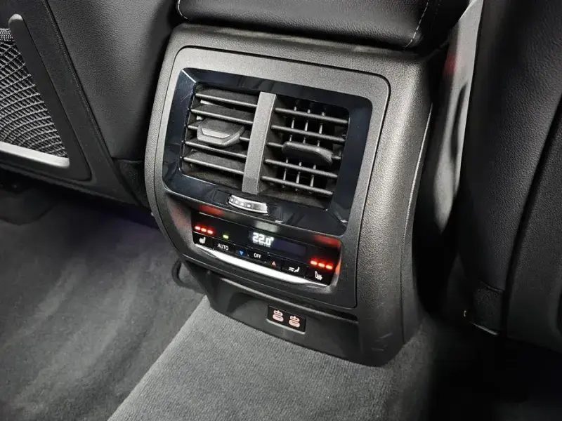 2025 BMW X4 с пробегом 12 573 км