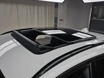 2025 BMW X4 с пробегом 12 573 км