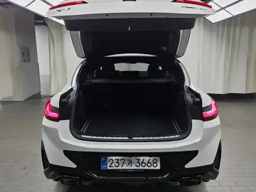 2025 BMW X4 с пробегом 12 573 км