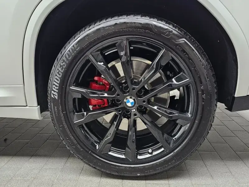 2025 BMW X4 с пробегом 12 573 км