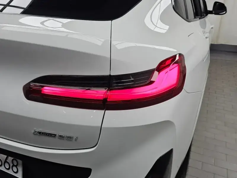 2025 BMW X4 с пробегом 12 573 км