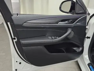2025 BMW X4 с пробегом 12 573 км