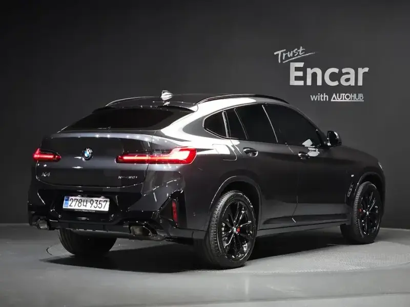 2025 BMW X4 с пробегом 10 485 км