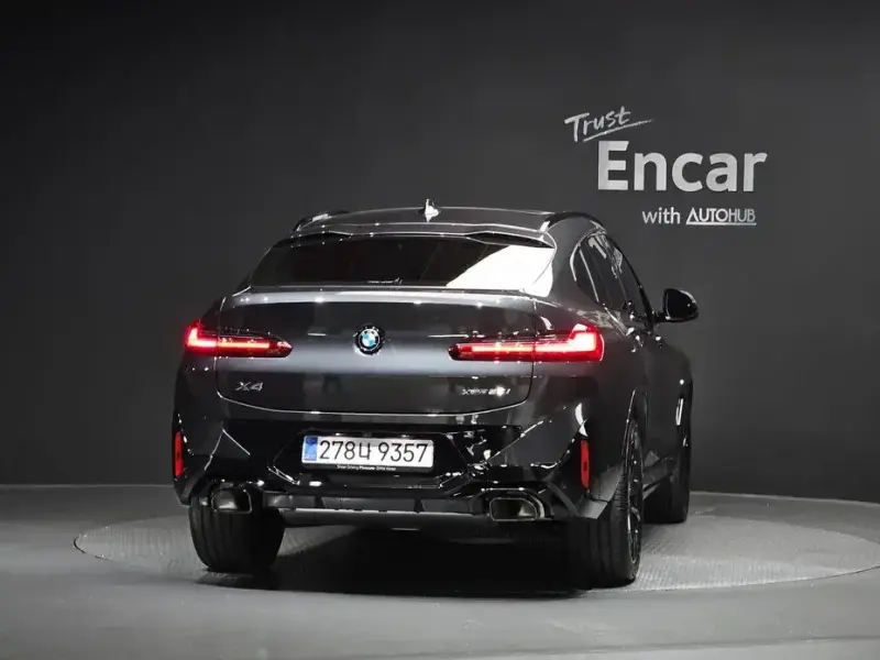 2025 BMW X4 с пробегом 10 485 км