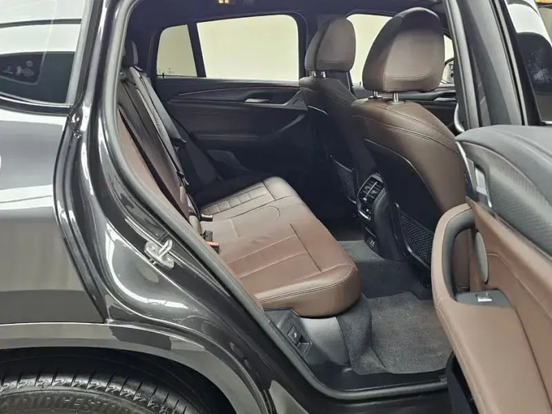 2025 BMW X4 с пробегом 10 485 км