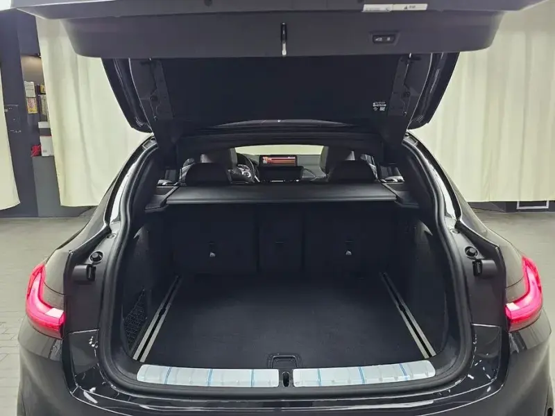 2025 BMW X4 с пробегом 10 485 км