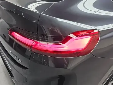 2025 BMW X4 с пробегом 10 485 км
