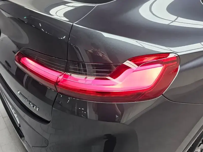 2025 BMW X4 с пробегом 10 485 км