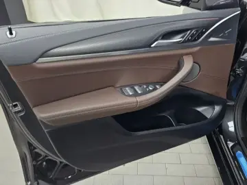 2025 BMW X4 с пробегом 10 485 км