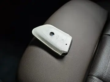 2025 BMW X4 с пробегом 10 485 км