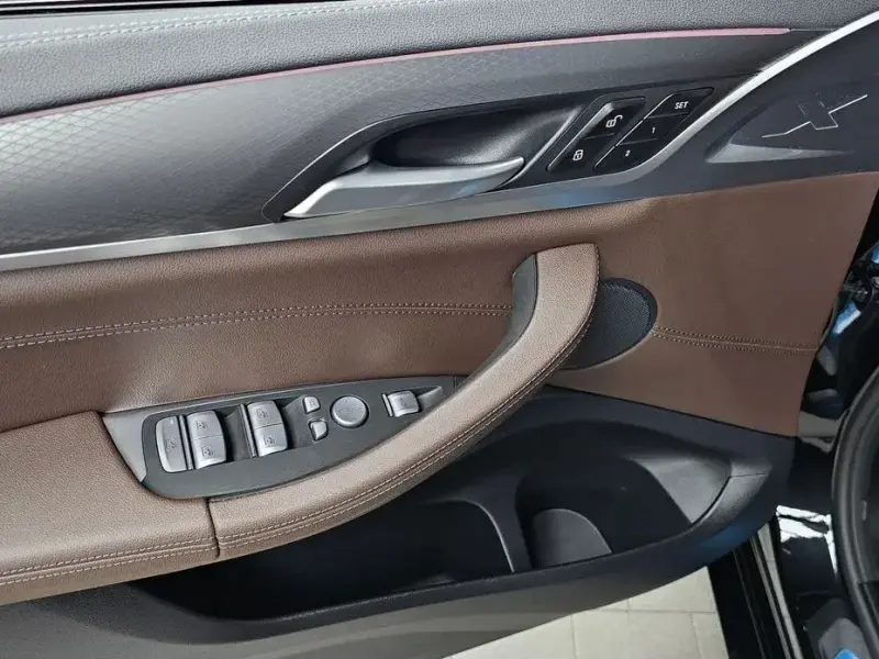 2025 BMW X4 с пробегом 24 006 км