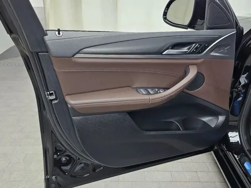 2025 BMW X4 с пробегом 24 006 км