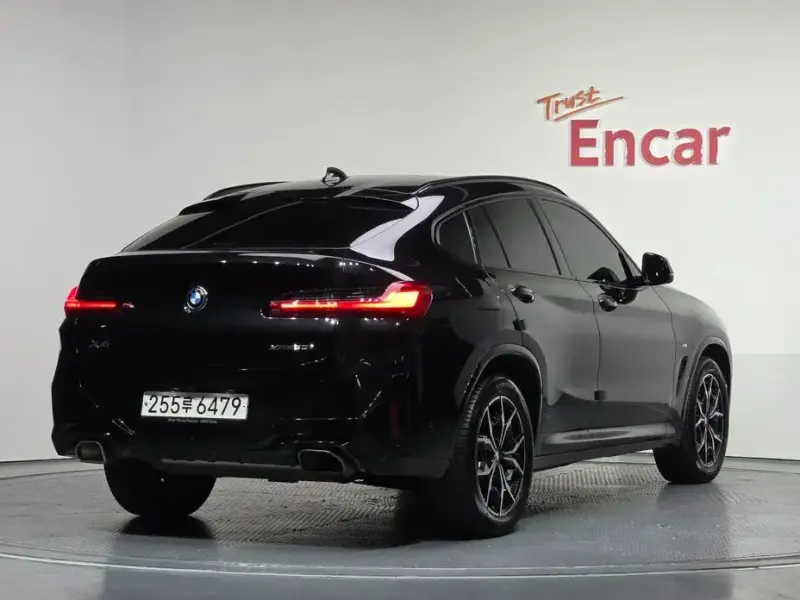 2023 BMW X4 с пробегом 32 663 км