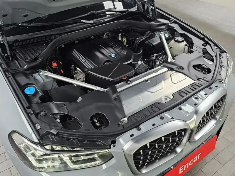 2023 BMW X4 с пробегом 15 897 км