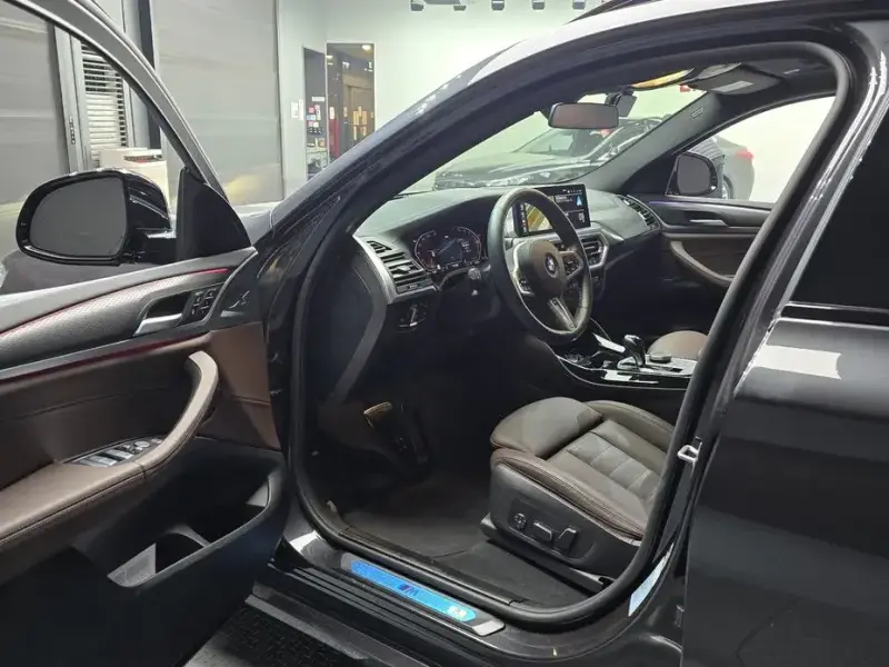 2025 BMW X4 с пробегом 9 175 км