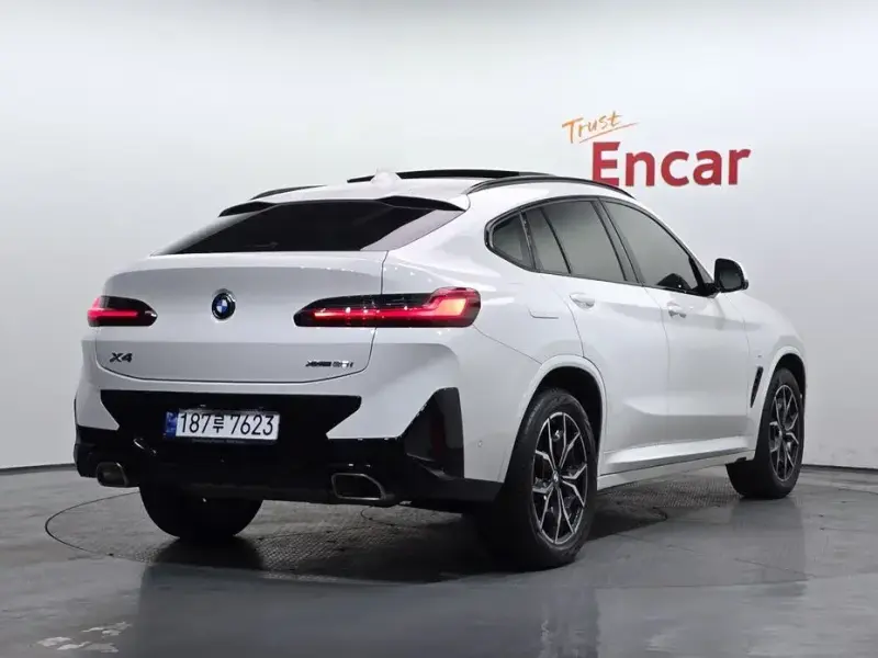 2023 BMW X4 с пробегом 35 239 км