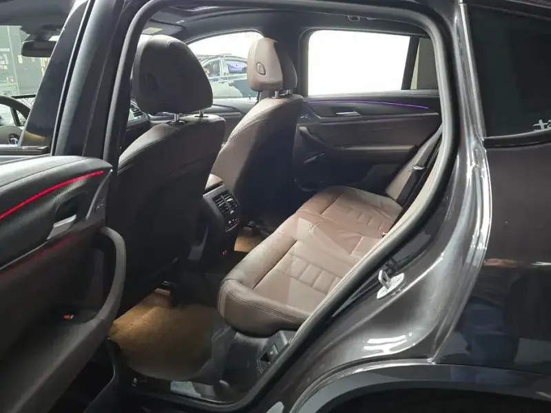 2025 BMW X4 с пробегом 9 175 км