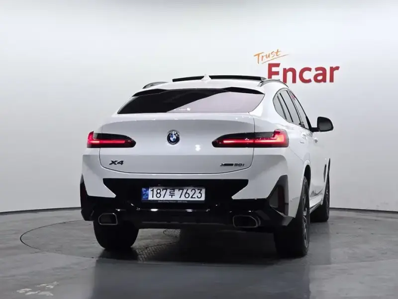 2023 BMW X4 с пробегом 35 239 км