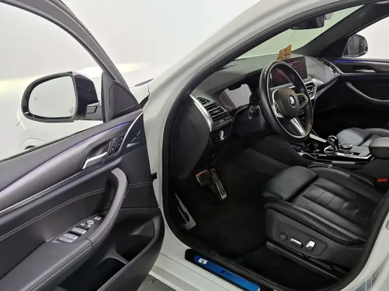 2023 BMW X4 с пробегом 35 239 км