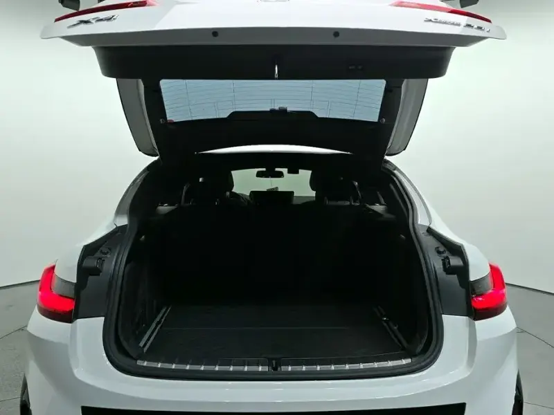 2023 BMW X4 с пробегом 35 239 км