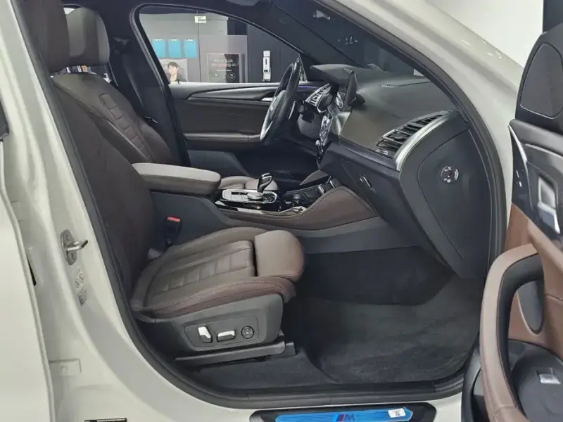 2023 BMW X4 с пробегом 47 497 км