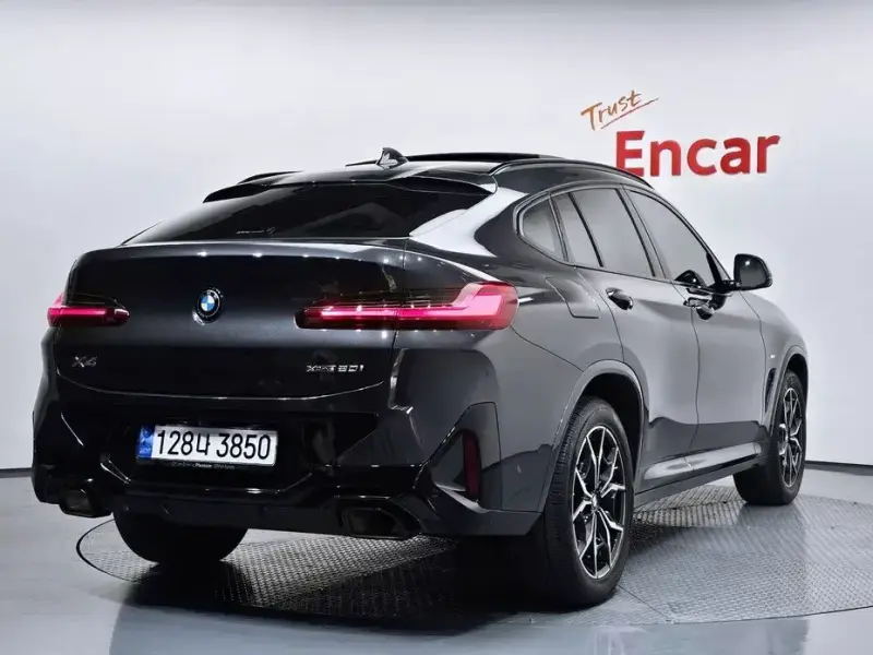 2023 BMW X4 с пробегом 52 684 км