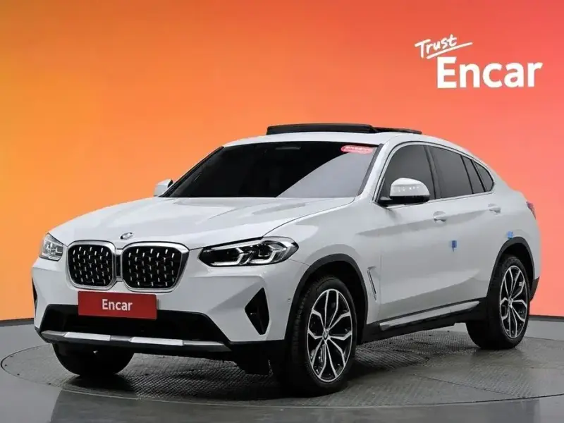 2025 BMW X4 с пробегом 16 854 км