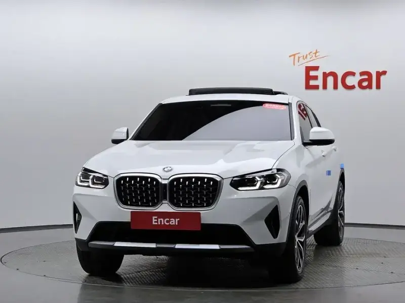 2025 BMW X4 с пробегом 16 854 км