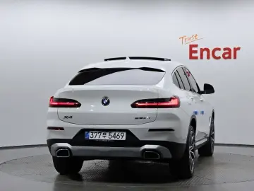 2025 BMW X4 с пробегом 16 854 км