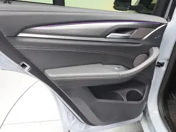 2023 BMW X4 с пробегом 39 399 км