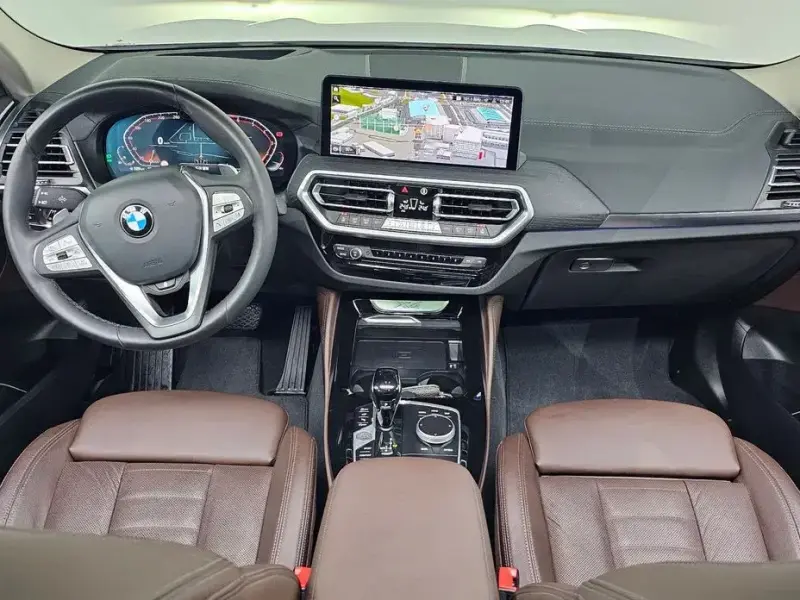 2025 BMW X4 с пробегом 8 768 км