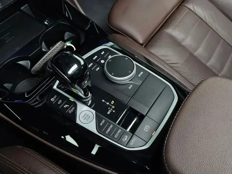 2025 BMW X4 с пробегом 8 768 км