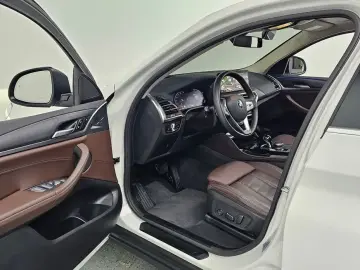2025 BMW X4 с пробегом 8 768 км