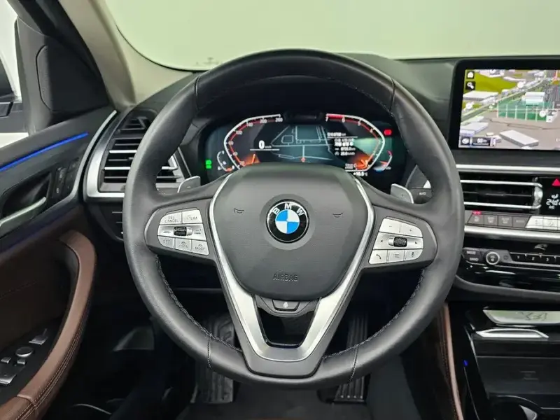 2025 BMW X4 с пробегом 8 768 км