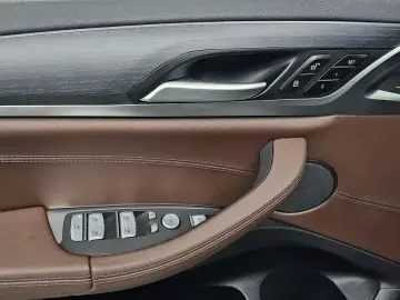 2025 BMW X4 с пробегом 8 768 км