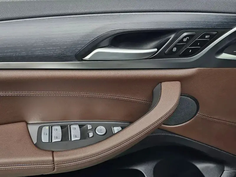2025 BMW X4 с пробегом 8 768 км