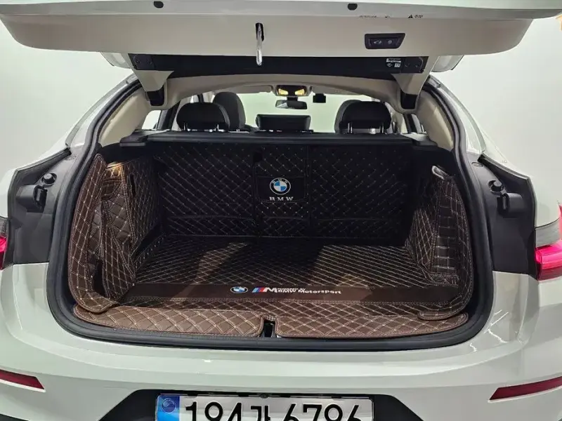 2025 BMW X4 с пробегом 8 768 км