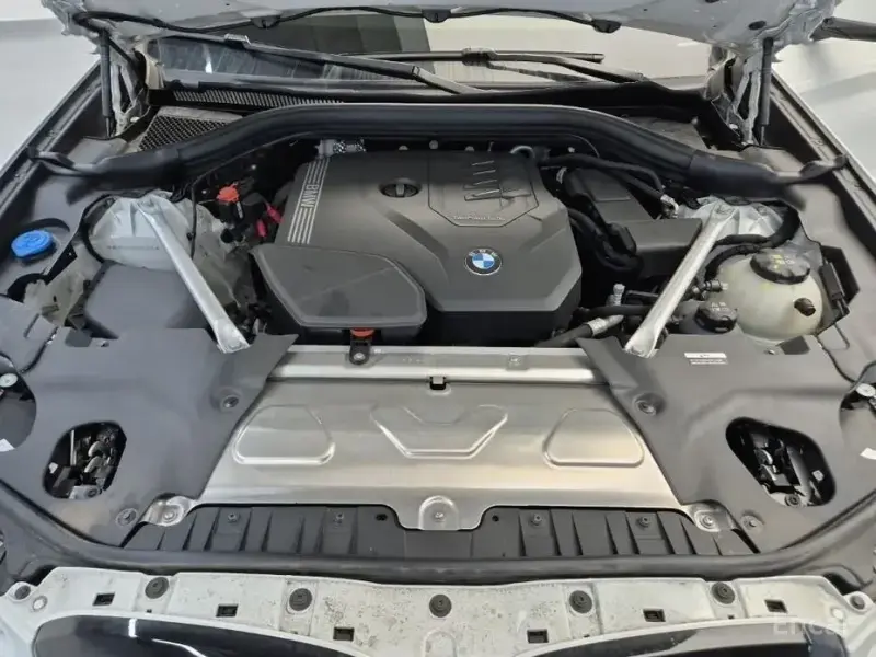 2025 BMW X4 с пробегом 11 122 км