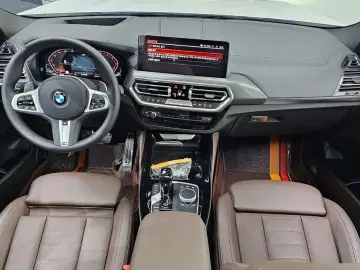 2025 BMW X4 с пробегом 9 711 км