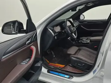 2025 BMW X4 с пробегом 9 711 км